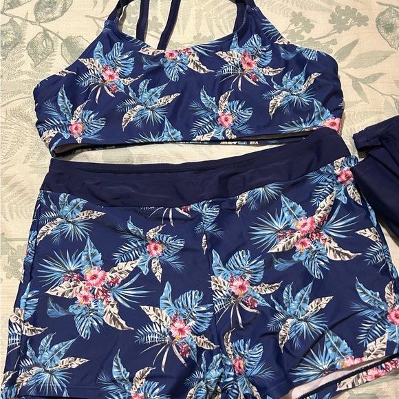 New - Size XXL Tankini Hawaiian Print, navy top. - Picture 7 of 7